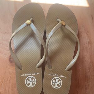 Tory Burch nude size 7 used flip flops